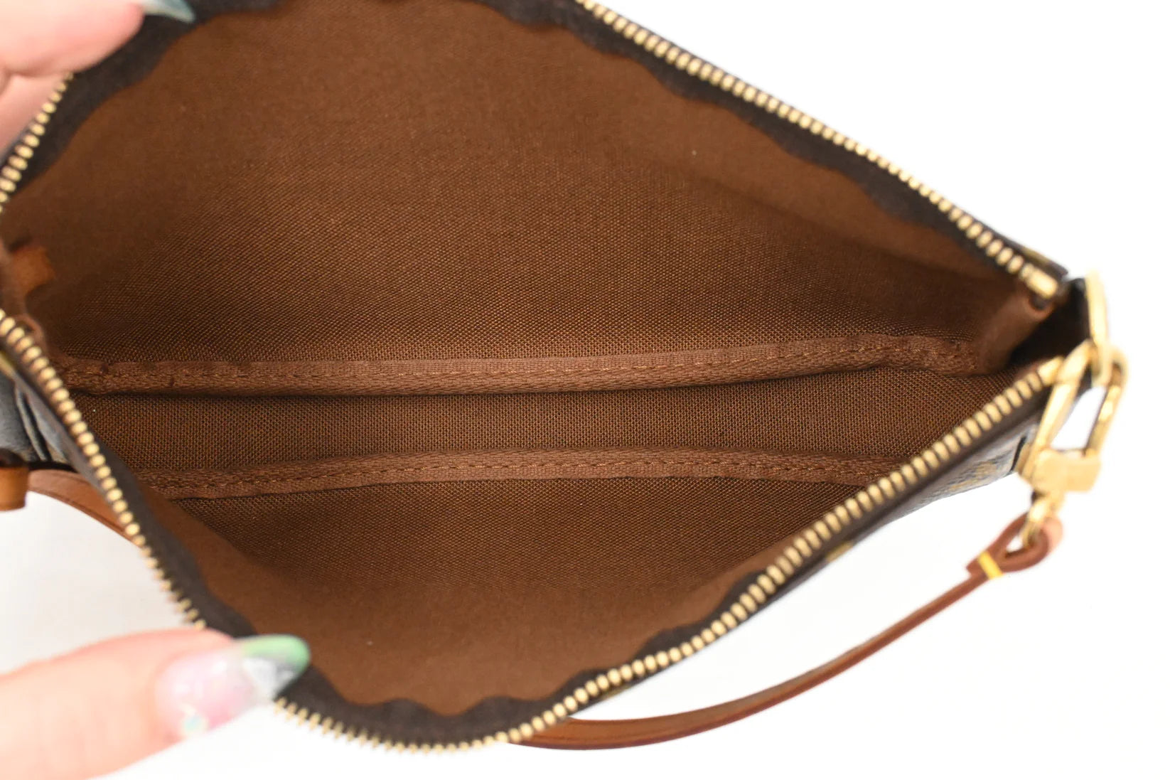 Louis Vuitton Pochette Accessoires in Monogram Canvas