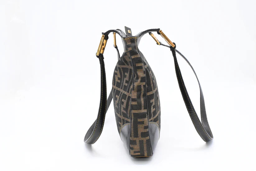 Fendi Shoulder Bag in Zucca Canvas