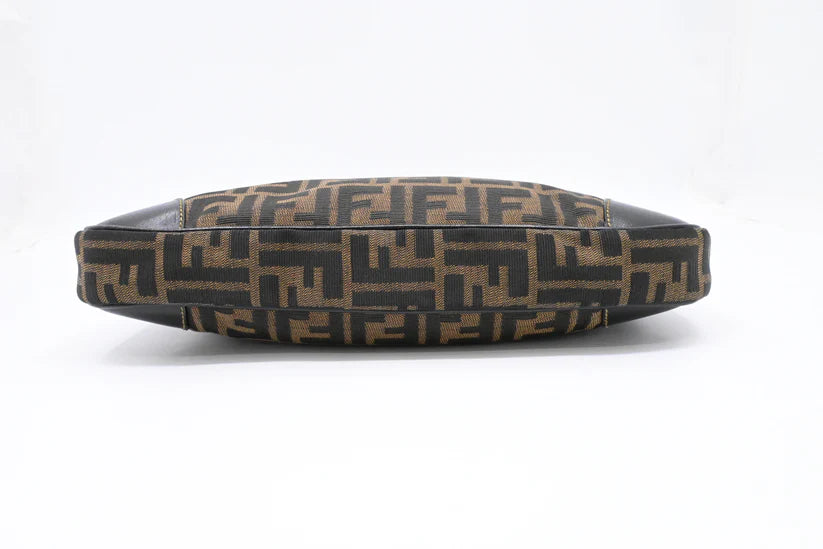 Fendi Shoulder Bag in Zucca Canvas