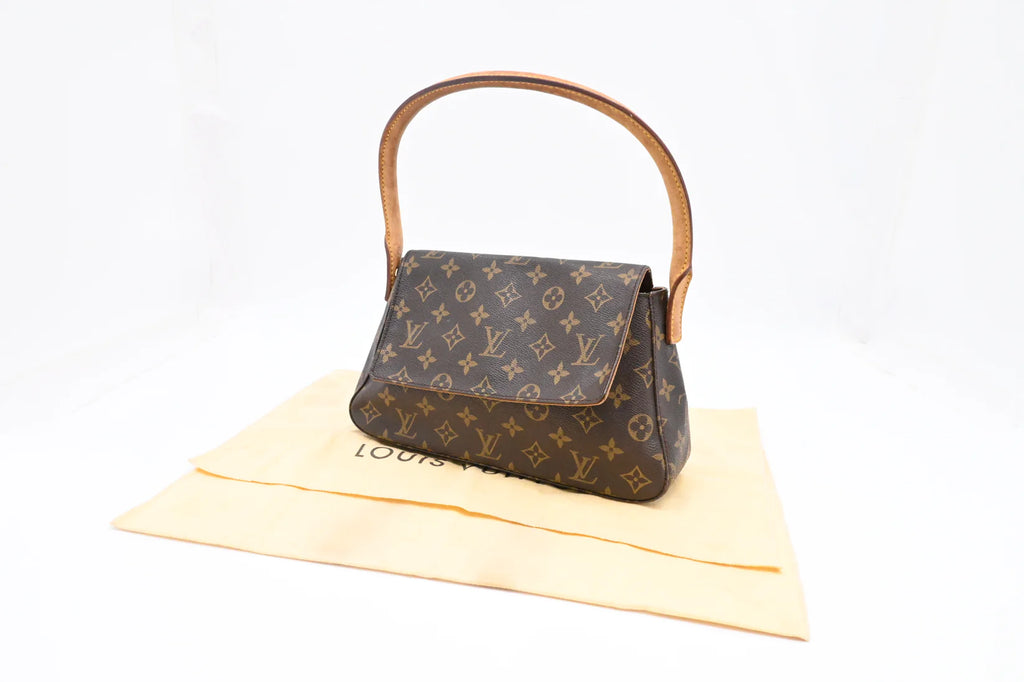 Louis Vuitton Looping PM in Monogram Canvas