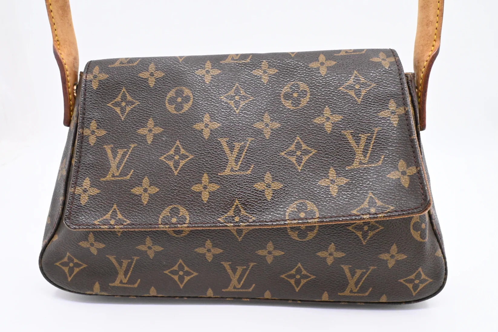 Louis Vuitton Looping PM in Monogram Canvas