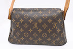 Louis Vuitton Looping PM in Monogram Canvas